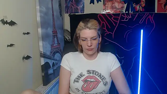 Snapshot of VanessaRey_ chatting on April 2026 08:57:02 PM VanessaRey online show from April 2026 08:57:02 PM