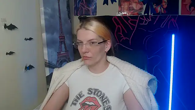 Snapshot of VanessaRey_ chatting on May 2026 09:14:01 AM VanessaRey online show from May 2026 09:14:01 AM