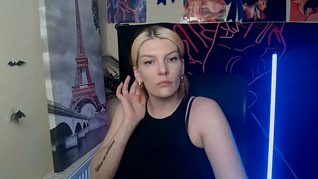 Snapshot of VanessaRey_ chatting on May 2026 04:03:01 PM VanessaRey online show from May 2026 04:03:01 PM