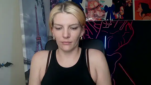 Snapshot of VanessaRey_ chatting on May 2026 05:37:01 AM VanessaRey online show from May 2026 05:37:01 AM