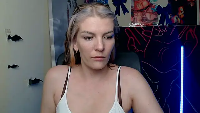 Snapshot of VanessaRey_ chatting on May 2026 03:20:02 PM VanessaRey online show from May 2026 03:20:02 PM
