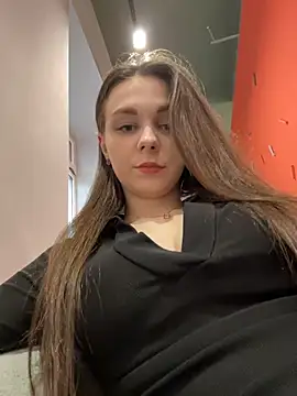 MilaBee online show from May 2026 11:48:02 AM