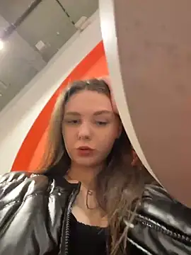MilaBee online show from May 2026 11:37:02 AM