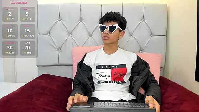 Ethan Westt online show from March 2025 01:56:02 PM