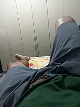 JovanRJ online show from April 2026 10:03:02 PM