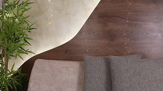 mia lacy  online show from December 2025 07:53:01 PM