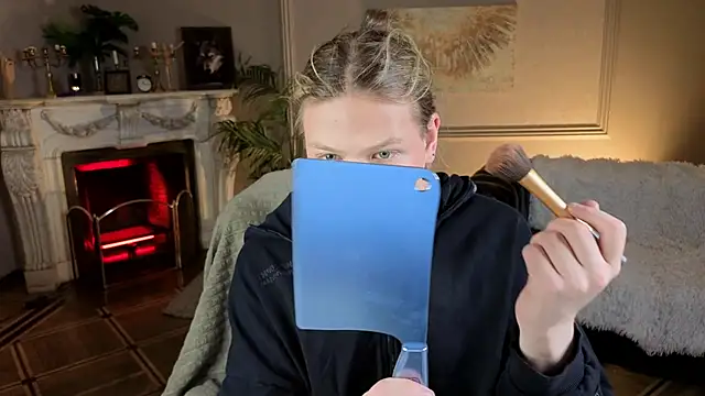 Jes Solar online show from November 2025 10:01:01 PM