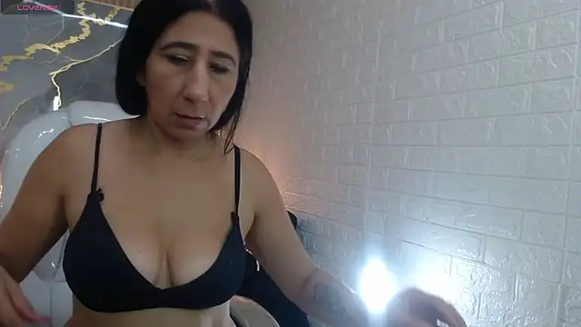 nei girl online show from May 2026 12:33:01 PM