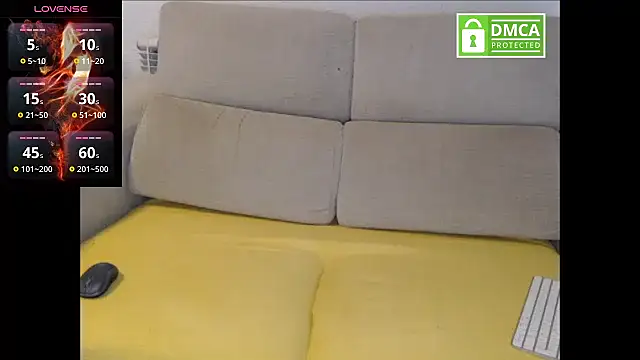 Snapshot of ErikaBird chatting on January 2025 12:34:02 AM ErikaBird online show from January 2025 12:34:02 AM