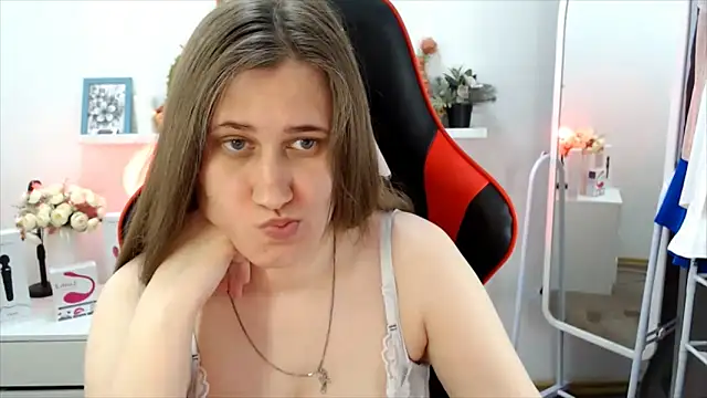 Snapshot of Lucky_Lana chatting on June 2026 02:58:01 AM Lucky Lana online show from June 2026 02:58:01 AM