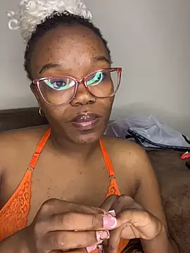 YummyMelanin117 online show from April 2026 10:44:02 PM