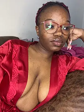 YummyMelanin117 online show from May 2026 01:18:01 PM