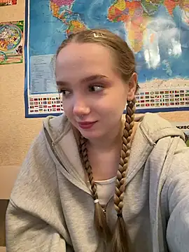 Snapshot of bambi_lu chatting on April 2026 03:31:02 PM bambi lu online show from April 2026 03:31:02 PM