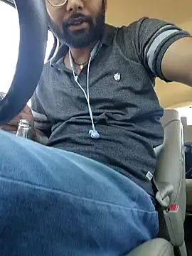 UAjit online show from October 2025 09:07:01 AM