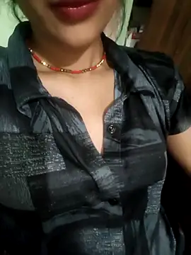 Snapshot of Eshwari_Chopra chatting on April 2026 03:37:01 AM Eshwari Chopra online show from April 2026 03:37:01 AM