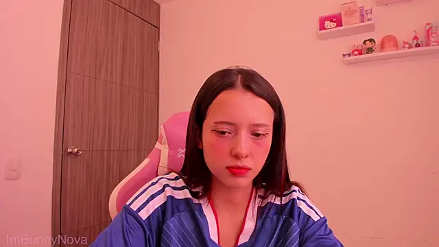 ImBunnyNova online show from May 2026 03:53:02 PM
