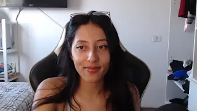 babygirlfree online show from April 2026 07:31:02 PM