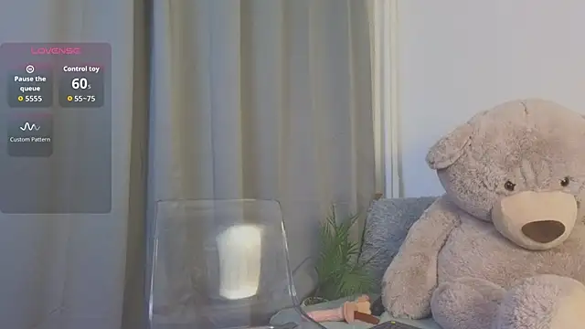 Snapshot of MellisaKim chatting on October 2025 07:40:01 PM MellisaKim online show from October 2025 07:40:01 PM