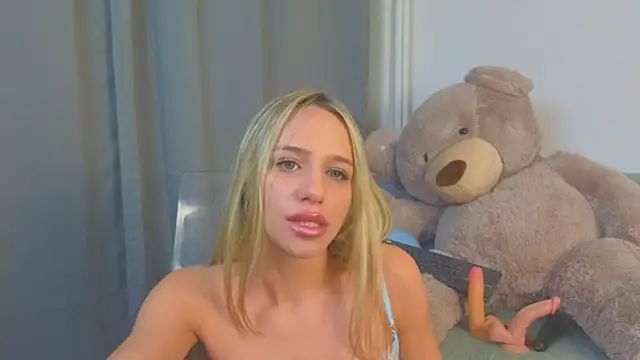 Snapshot of MellisaKim chatting on December 2025 10:59:02 PM MellisaKim online show from December 2025 10:59:02 PM