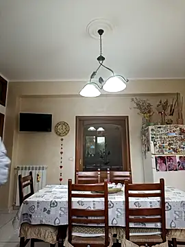 Alexis Bull online show from October 2025 10:15:01 AM