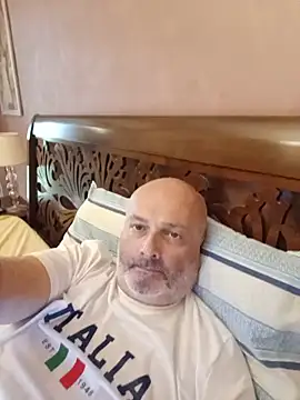 Alexis Bull online show from July 2026 02:40:02 PM