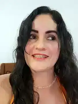 Saraslow online show from November 2025 05:59:01 PM