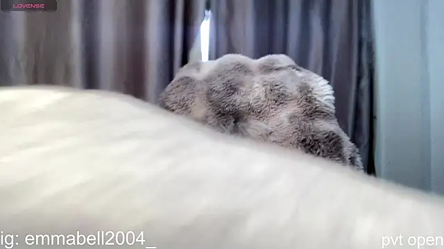 Snapshot of emma__bell_ chatting on December 2025 05:08:02 PM emma bell online show from December 2025 05:08:02 PM