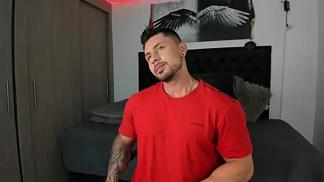 Snapshot of santi_aesthetic chatting on March 2025 03:43:01 AM santi aesthetic online show from March 2025 03:43:01 AM