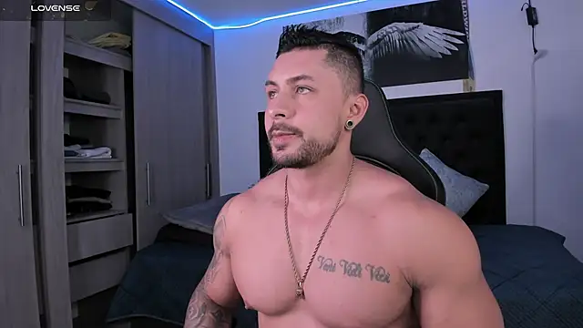 Snapshot of santi_aesthetic chatting on September 2025 01:18:02 AM santi aesthetic online show from September 2025 01:18:02 AM