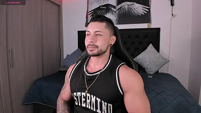 Snapshot of santi_aesthetic chatting on September 2025 12:34:01 AM santi aesthetic online show from September 2025 12:34:01 AM