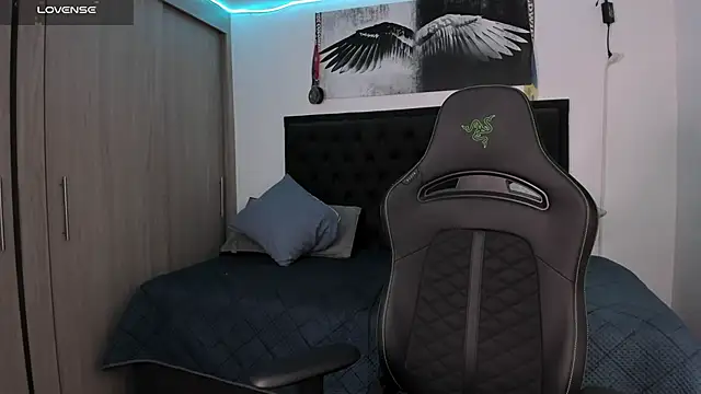 Snapshot of santi_aesthetic chatting on September 2025 03:42:02 AM santi aesthetic online show from September 2025 03:42:02 AM