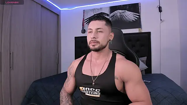 Snapshot of santi_aesthetic chatting on October 2025 02:39:02 AM santi aesthetic online show from October 2025 02:39:02 AM