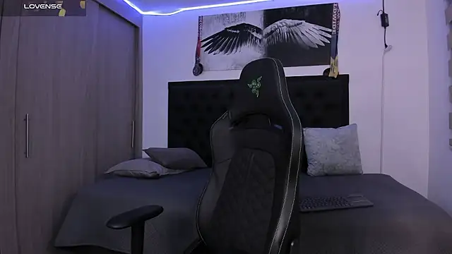 Snapshot of santi_aesthetic chatting on February 2026 03:05:02 AM santi aesthetic online show from February 2026 03:05:02 AM