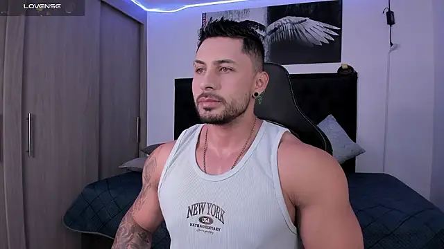 Snapshot of santi_aesthetic chatting on February 2026 11:23:02 PM santi aesthetic online show from February 2026 11:23:02 PM