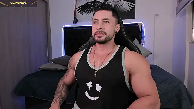 Snapshot of santi_aesthetic chatting on February 2026 01:06:02 AM santi aesthetic online show from February 2026 01:06:02 AM