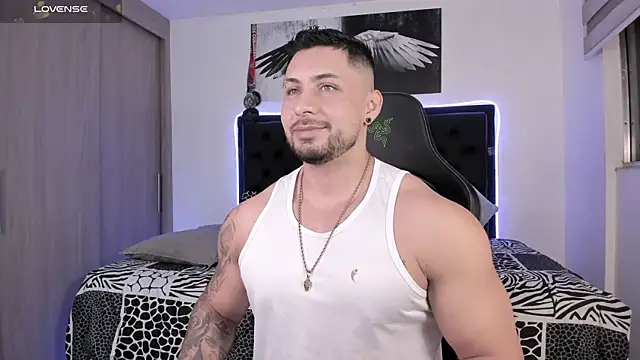 santi aesthetic online show from May 2026 01:01:01 AM