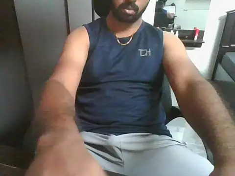 lovelyakash69 online show from March 2026 06:28:01 AM