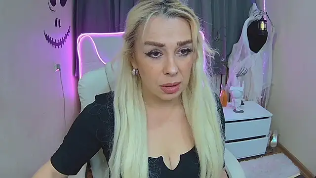 KatrinaCharm online show from October 2025 12:15:02 PM