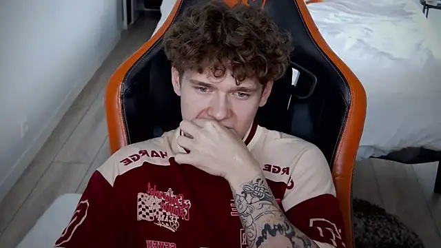 Snapshot of DanyDavis chatting on September 2025 01:32:01 PM DanyDavis online show from September 2025 01:32:01 PM