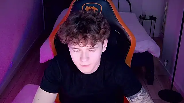 Snapshot of DanyDavis chatting on September 2025 05:46:02 PM DanyDavis online show from September 2025 05:46:02 PM