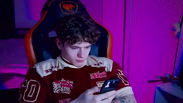 Snapshot of DanyDavis chatting on September 2025 09:14:02 PM DanyDavis online show from September 2025 09:14:02 PM