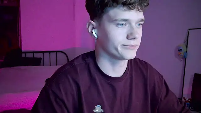 Snapshot of DanyDavis chatting on September 2025 08:43:01 PM DanyDavis online show from September 2025 08:43:01 PM