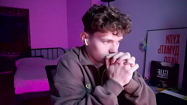 Snapshot of DanyDavis chatting on September 2025 09:26:02 PM DanyDavis online show from September 2025 09:26:02 PM