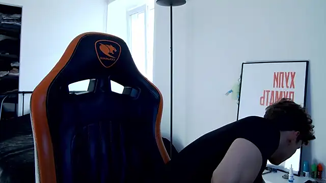 Snapshot of DanyDavis chatting on October 2025 08:11:02 AM DanyDavis online show from October 2025 08:11:02 AM