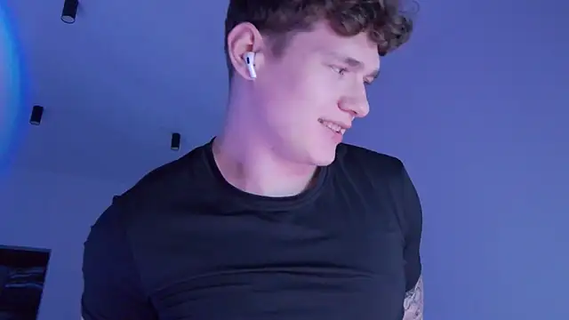 Snapshot of DanyDavis chatting on October 2025 08:41:01 PM DanyDavis online show from October 2025 08:41:01 PM