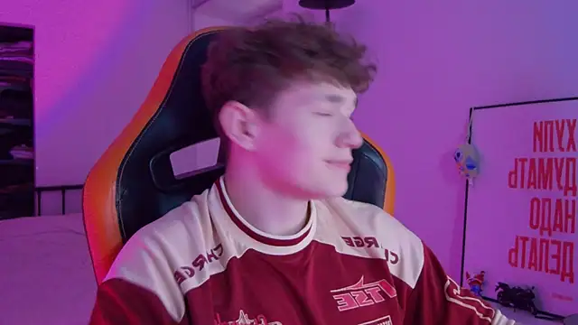 Snapshot of DanyDavis chatting on October 2025 07:14:02 PM DanyDavis online show from October 2025 07:14:02 PM