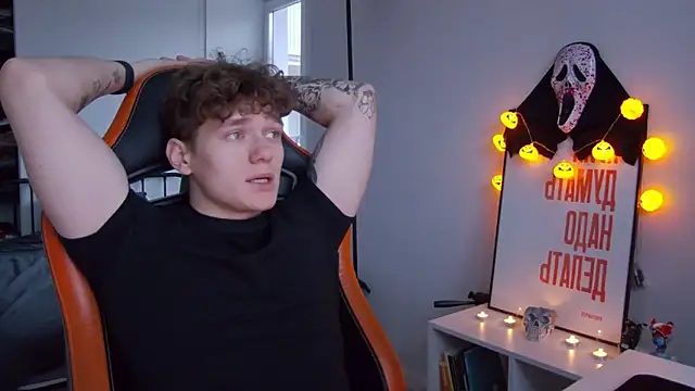 Snapshot of DanyDavis chatting on October 2025 12:12:02 PM DanyDavis online show from October 2025 12:12:02 PM