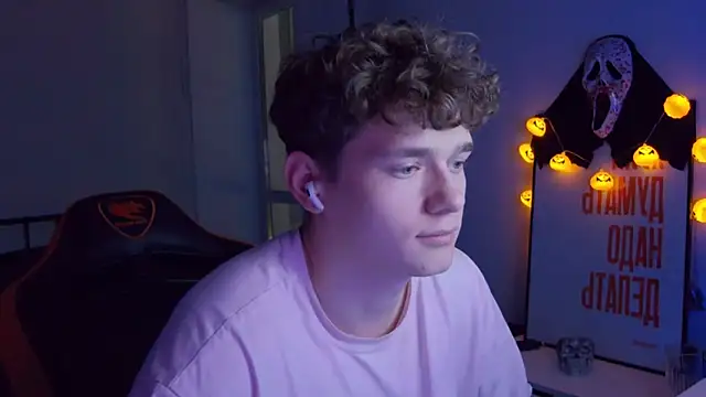 Snapshot of DanyDavis chatting on October 2025 10:12:01 PM DanyDavis online show from October 2025 10:12:01 PM