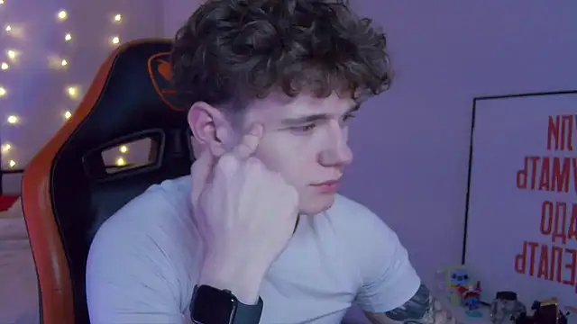 Snapshot of DanyDavis chatting on November 2025 05:04:02 PM DanyDavis online show from November 2025 05:04:02 PM