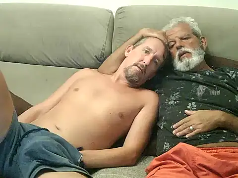 Snapshot of CasalcwBR chatting on April 2026 01:17:02 AM CasalcwBR online show from April 2026 01:17:02 AM